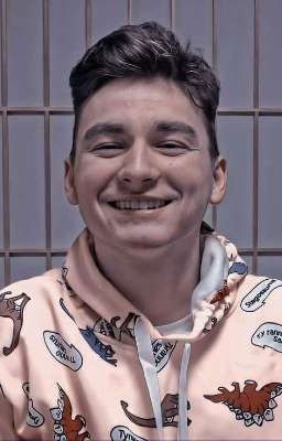 Жизнь Макса после потери друзей...