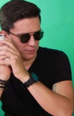 очередная фанатка, но строга ко мне