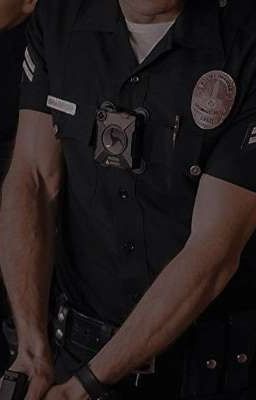 I'm a good girl, officer👮🏻♂️