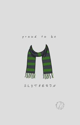 Слизеринка С Шарфом Гриффиндора