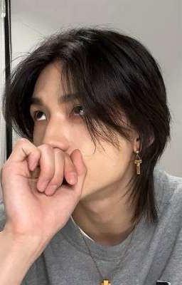 тайны хёнликсов, или "как хёнджин пытался на трансляции не сказать лишнего"