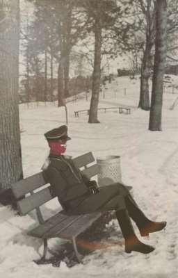 Страх (стоит) перед ним