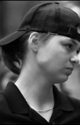 Она мне сводная