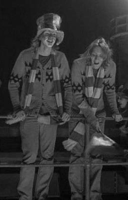 𝐑 𝐞 𝐚 𝐜 𝐭 𝐢 𝐨 𝐧 𝐬   𝐖 𝐞 𝐚 𝐬 𝐥 𝐞 𝐲  