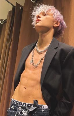 Мой вампир🧛🏻♂️💘