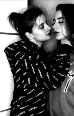 Я наигралась, ты свободна (Лиза и Ира)