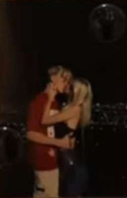 мы познакомились на крыше...