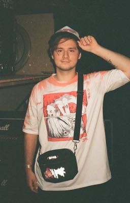 Нас свел французский..