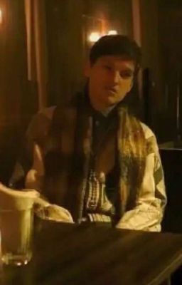 Учитель и Ученица ( воровка ) жёлтый