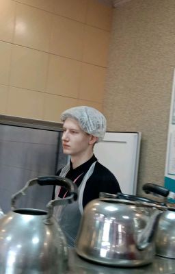 "одиннадцатиклассник и она"