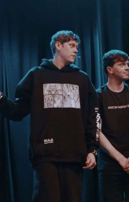 Он всего лишь учитель!