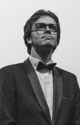 Он - Арсений Попов