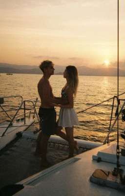 снова нож. снова боль. снова кровь..