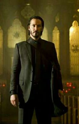 Темный костюм