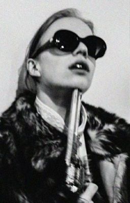 За маской неприязни