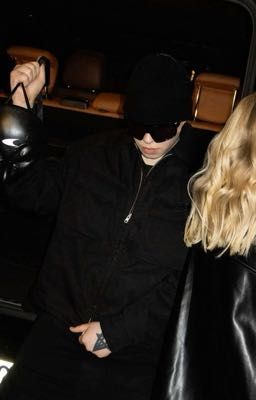 в его списке ожидания| newlightchild