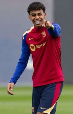 Ламин Ямал / просто друг?