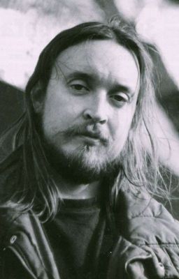 Сказка о том, как Летов искал себя в стоматологии.