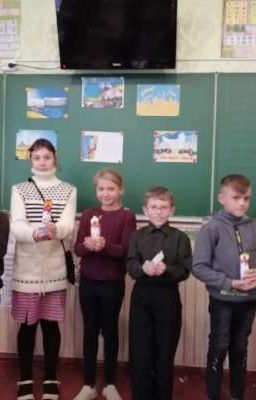 Некоторые дети пошли в школу ютуберов